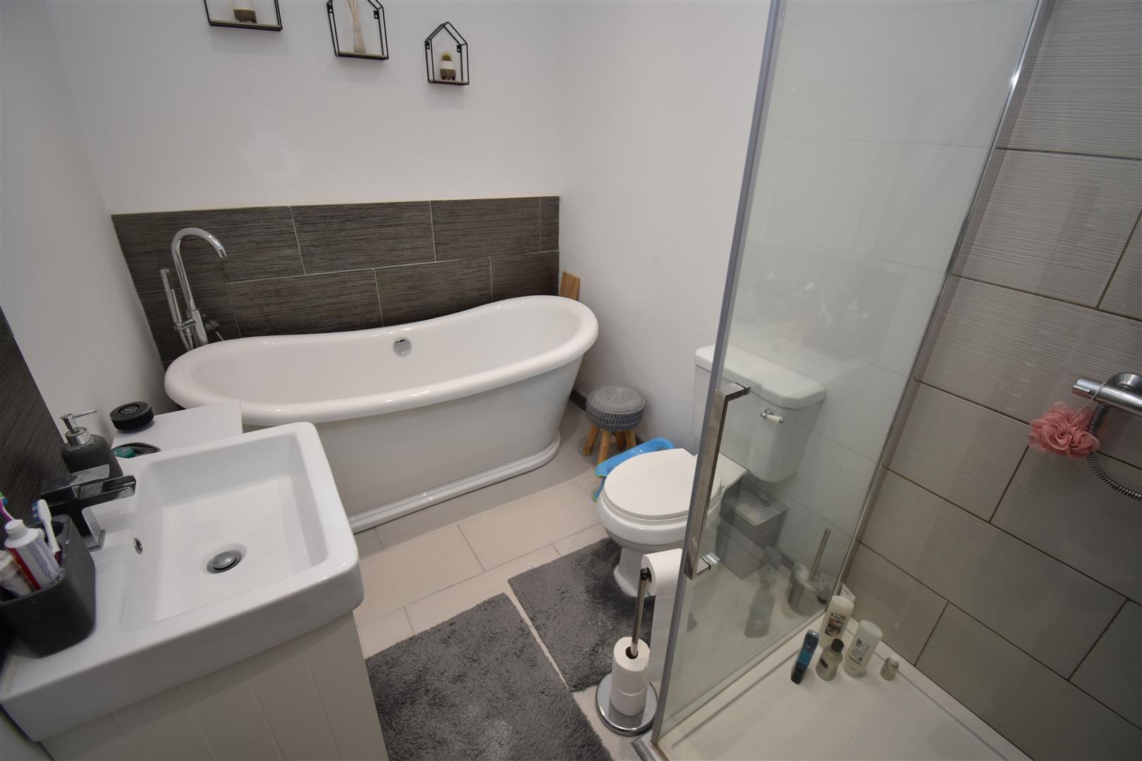 4 bed house for sale in Fairholme Road, Hodge Hill, Birmingham 9