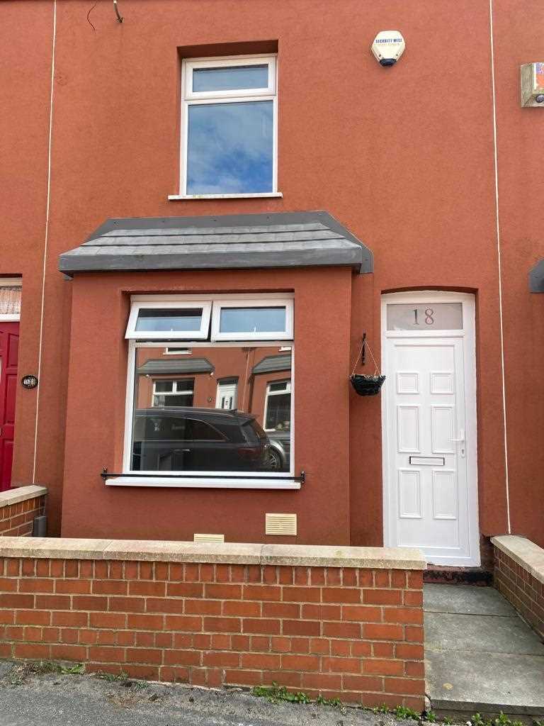 2 bed terraced to rent in Armstrong Street, Horwich, Bolton 1