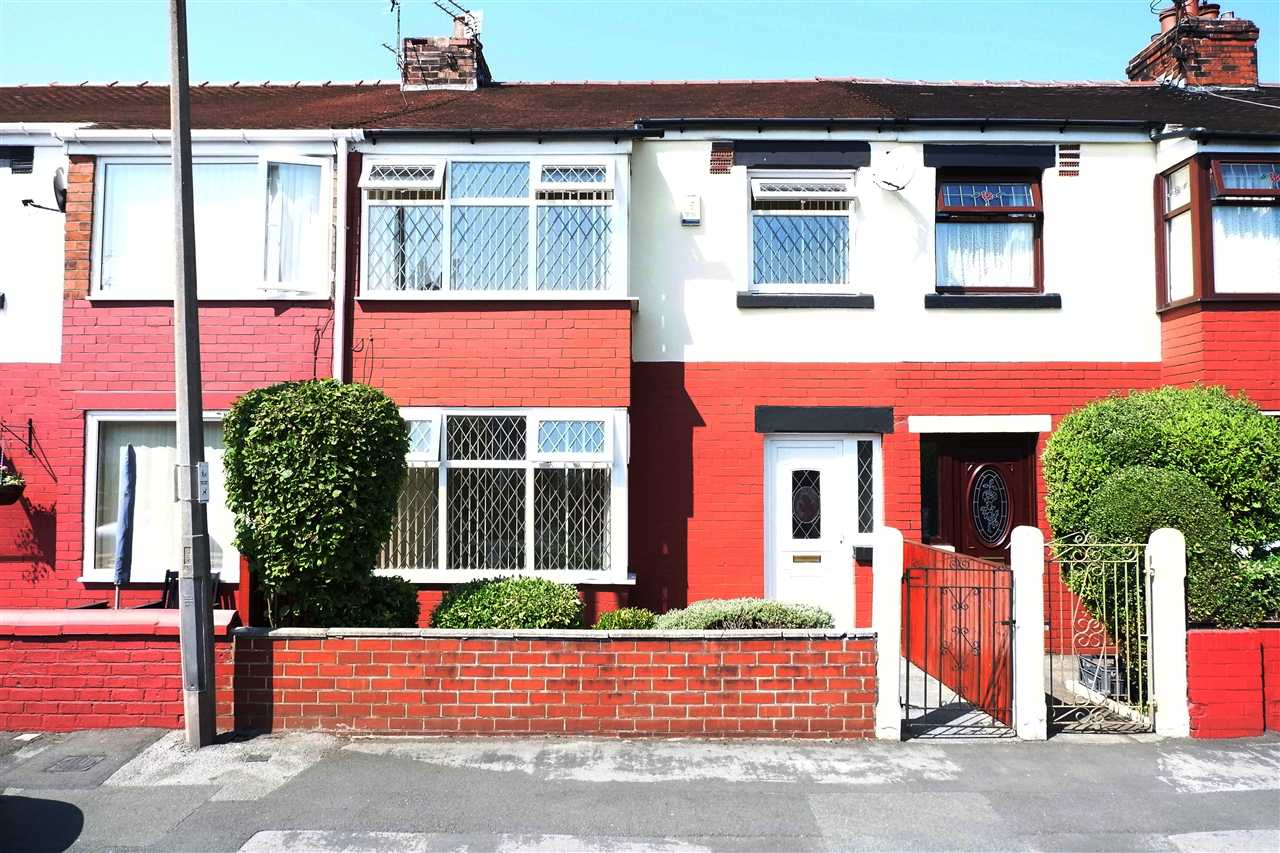 3 bed terraced to rent in Mayfield Road, Chorley 1