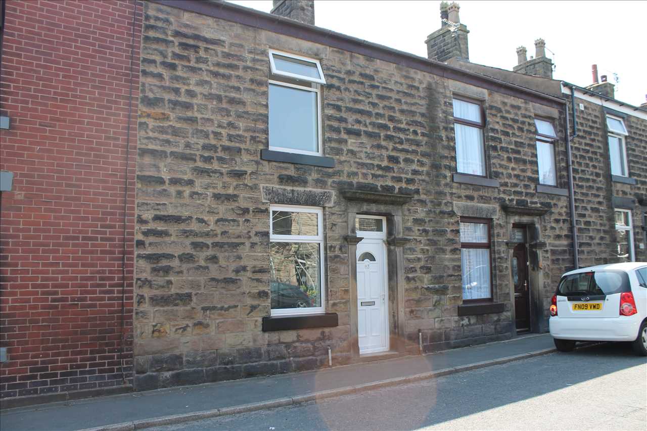 2 bed terraced to rent in Park Road, Adlington 1