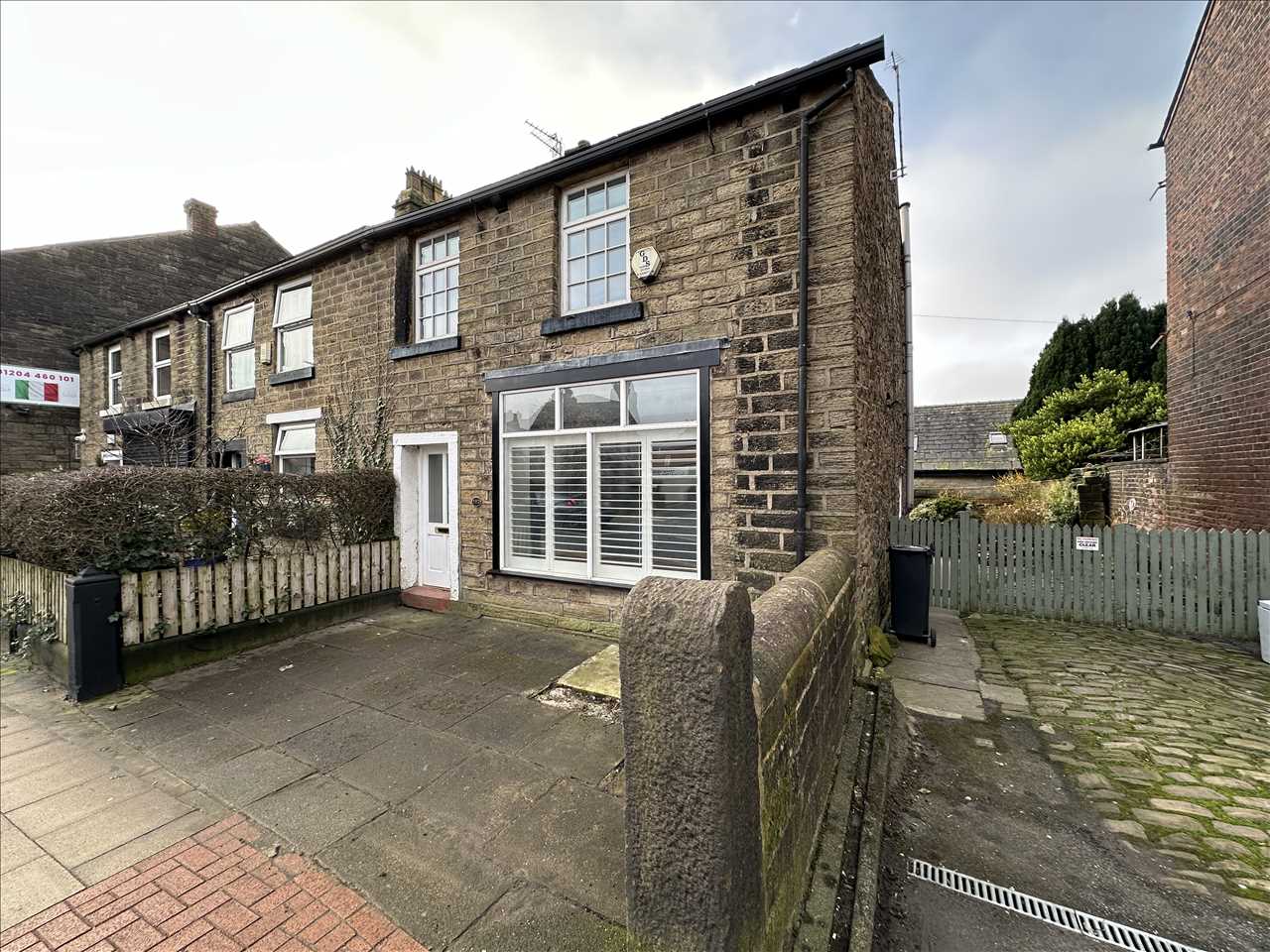  to rent in Lee Lane, Horwich, BL6