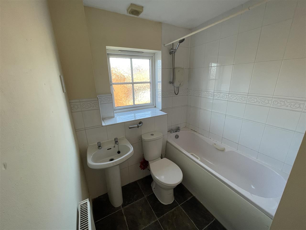 2 bed end of terrace to rent in Marlow Court, Adlington 12