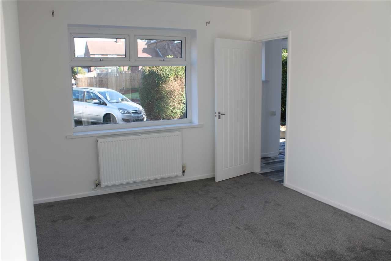 3 bed semi-detached to rent in Derby Place, Adlington 5