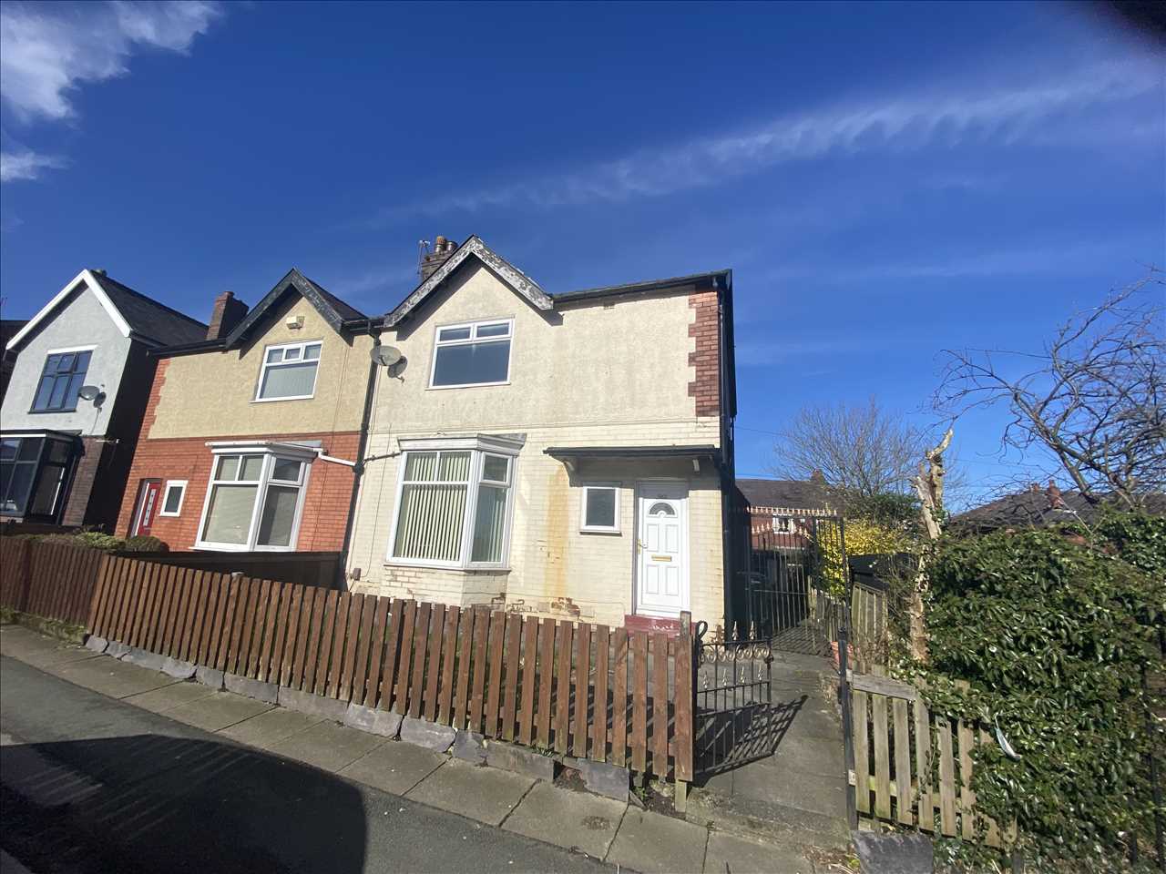 3 bed semi-detached to rent in Chorley Old Road, Bolton 2