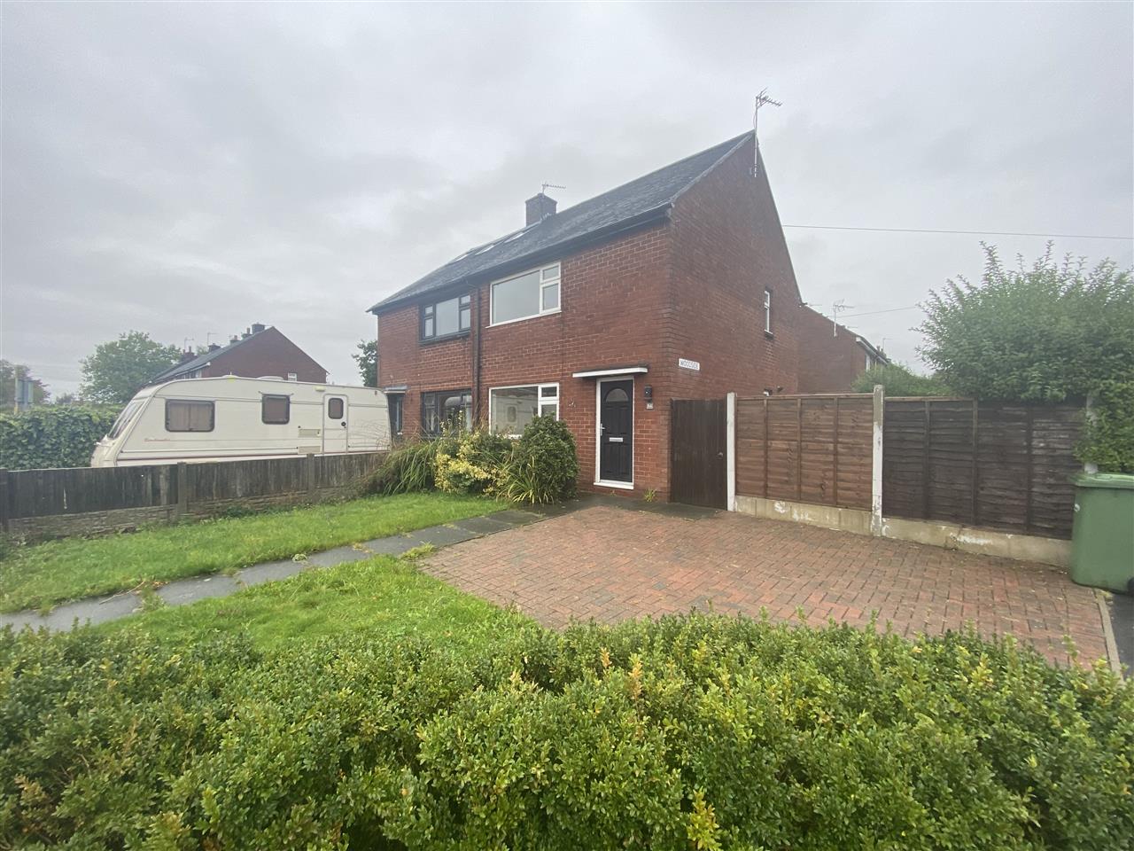 2 bed semi-detached to rent in Greenside, Euxton, CHORLEY, PR7