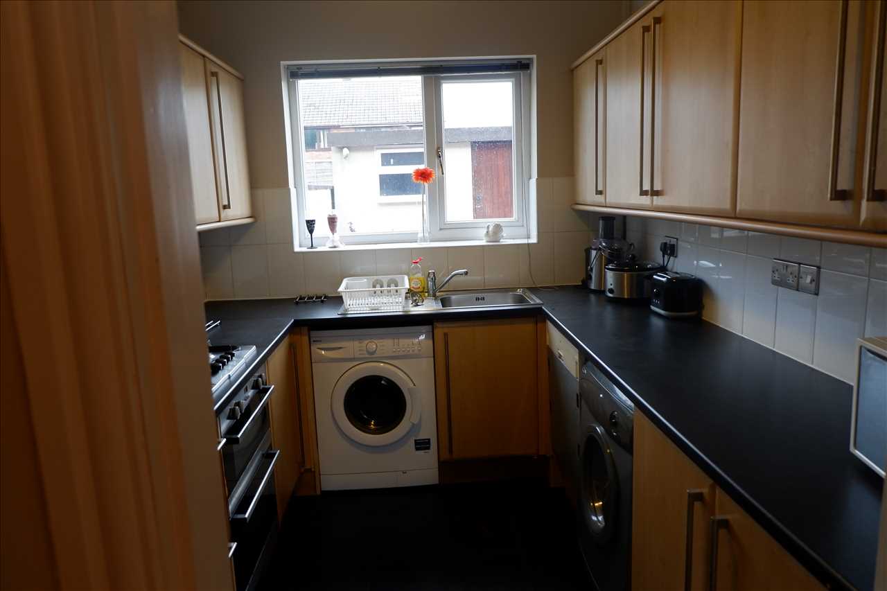 3 bed terraced to rent in Park Road, Adlington 4