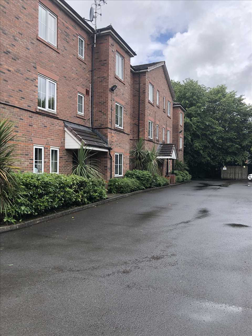 2 bed apartment to rent in Bellfield View, Bolton 8