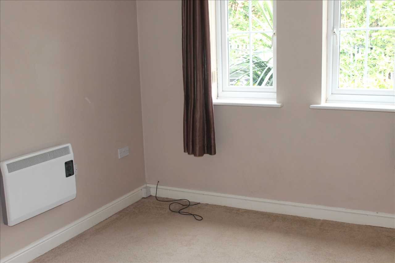 2 bed apartment to rent in Bellfield, Bolton 7