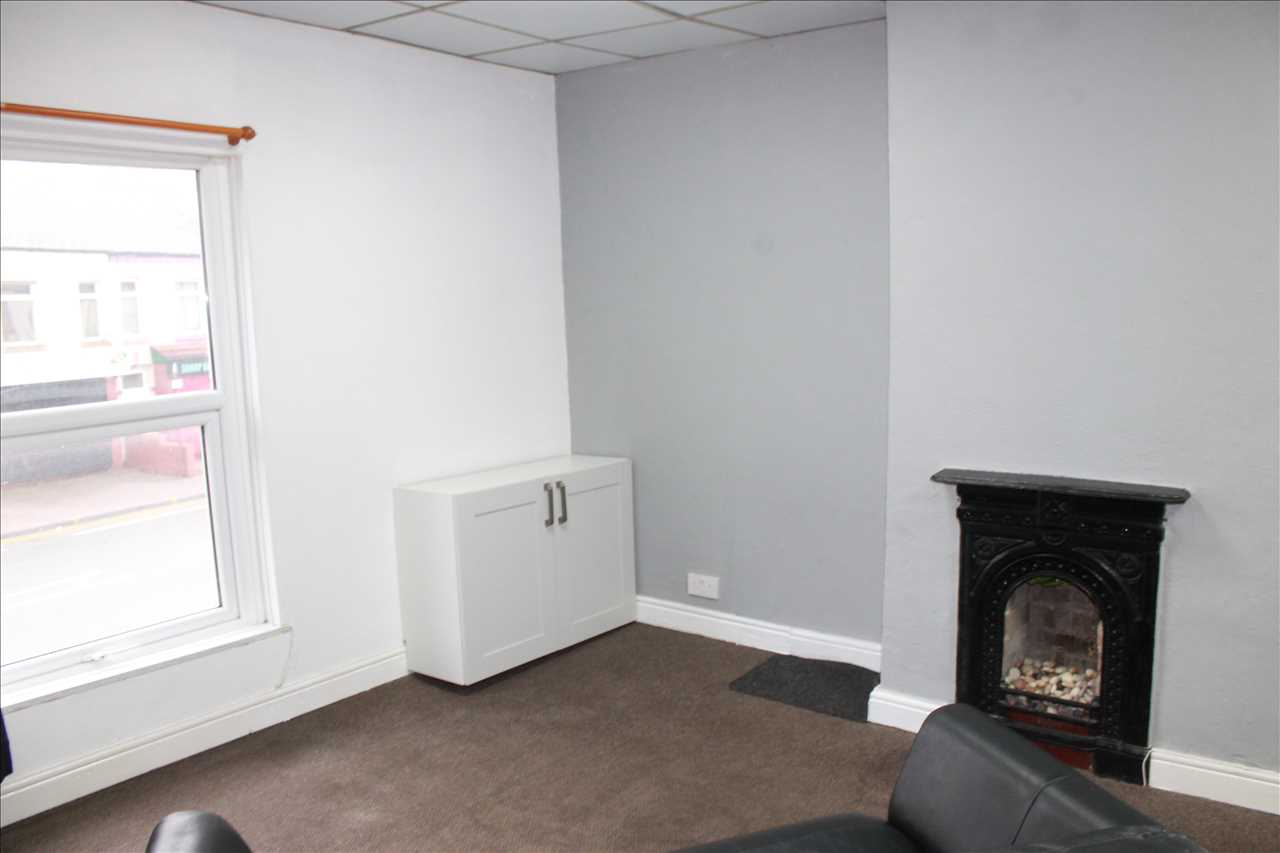 Studio to rent in Tonge Old Road, Bolton 2