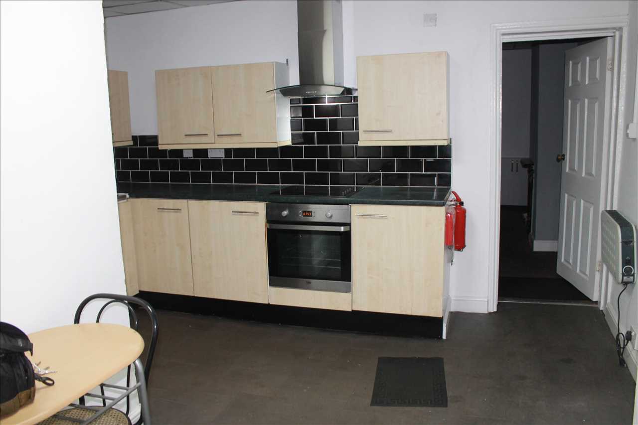Studio to rent in Tonge Old Road, Bolton 4