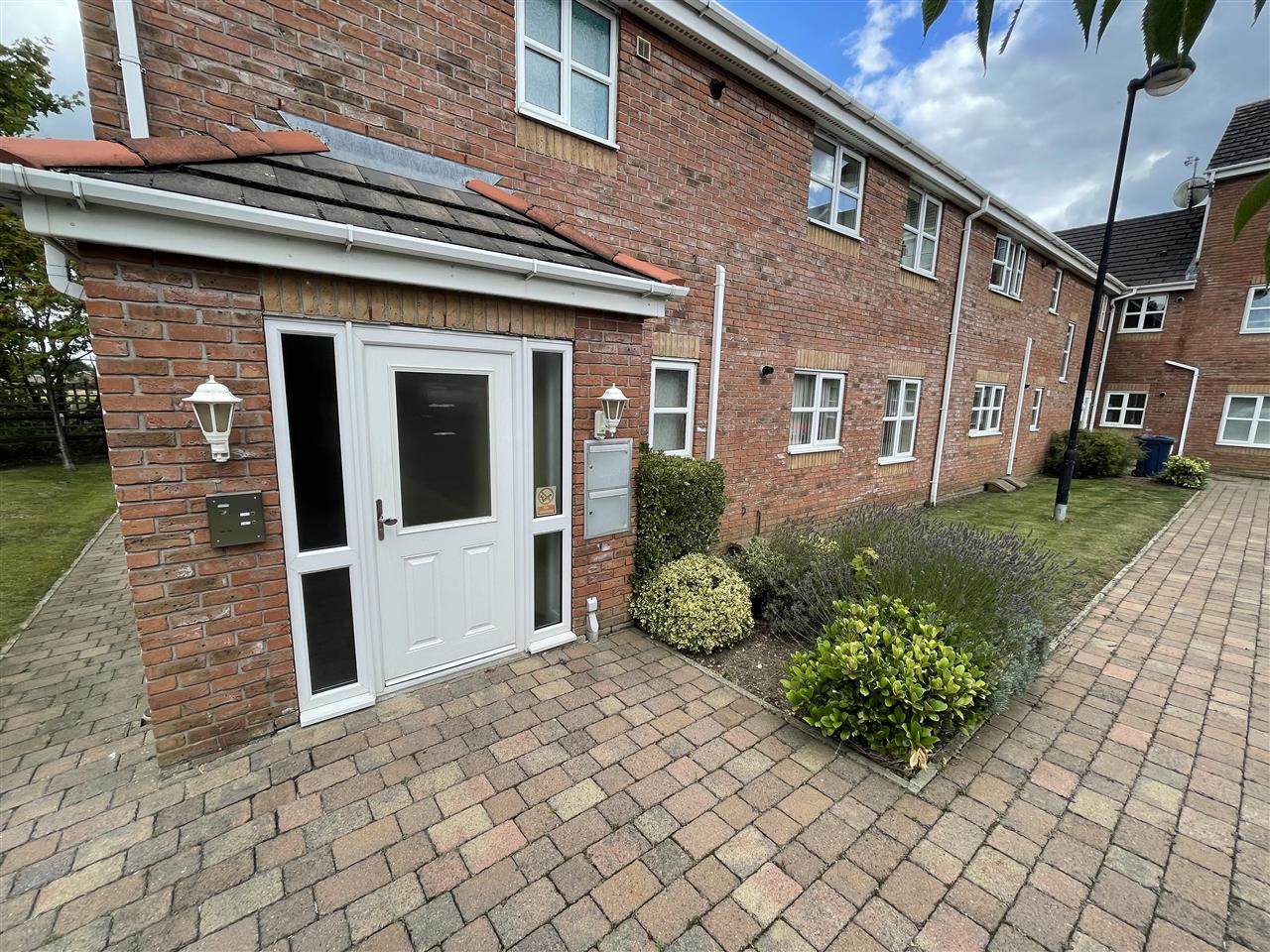 2 bed apartment to rent in Delph Drive, Burscough - Property Image 1
