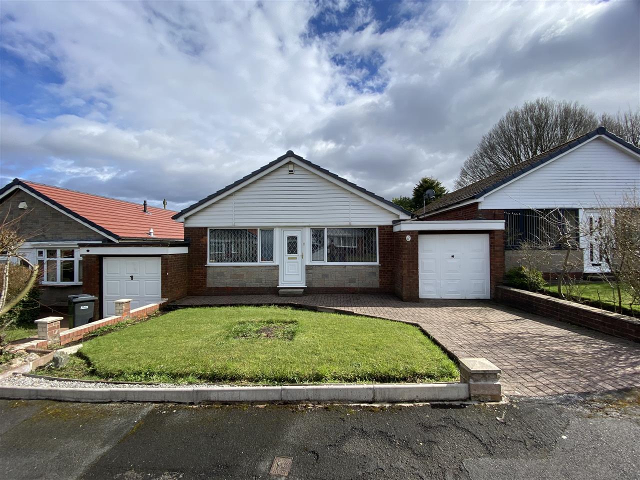3 bed bungalow for sale in Eastmoor Grove, Morris Green, Bolton - Property Image 1