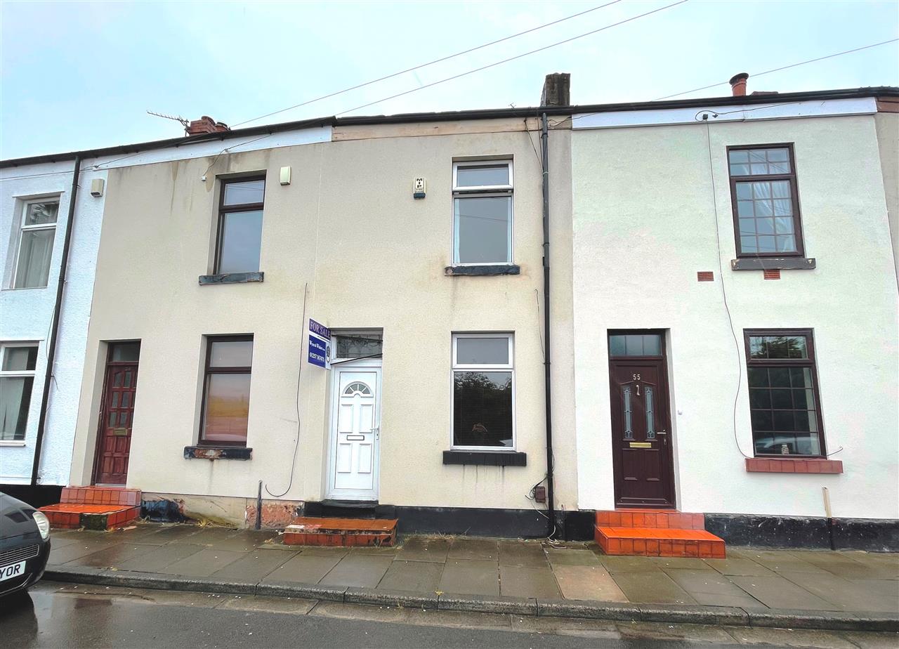 2 bed terraced for sale in Heaton Road, Lostock - Property Image 1