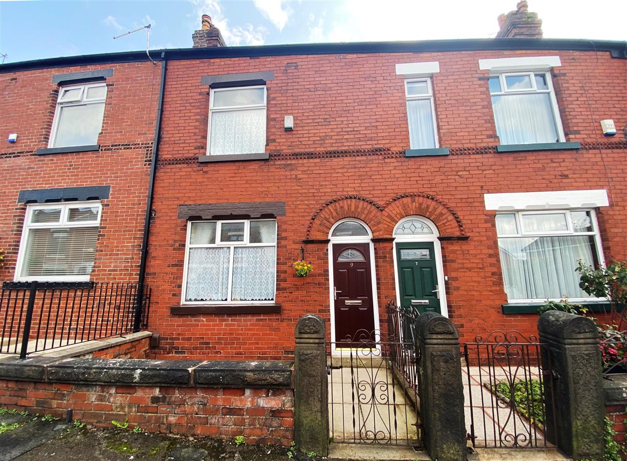 4 bed terraced for sale in Pioneer Street, Horwich, Horwich - Property Image 1
