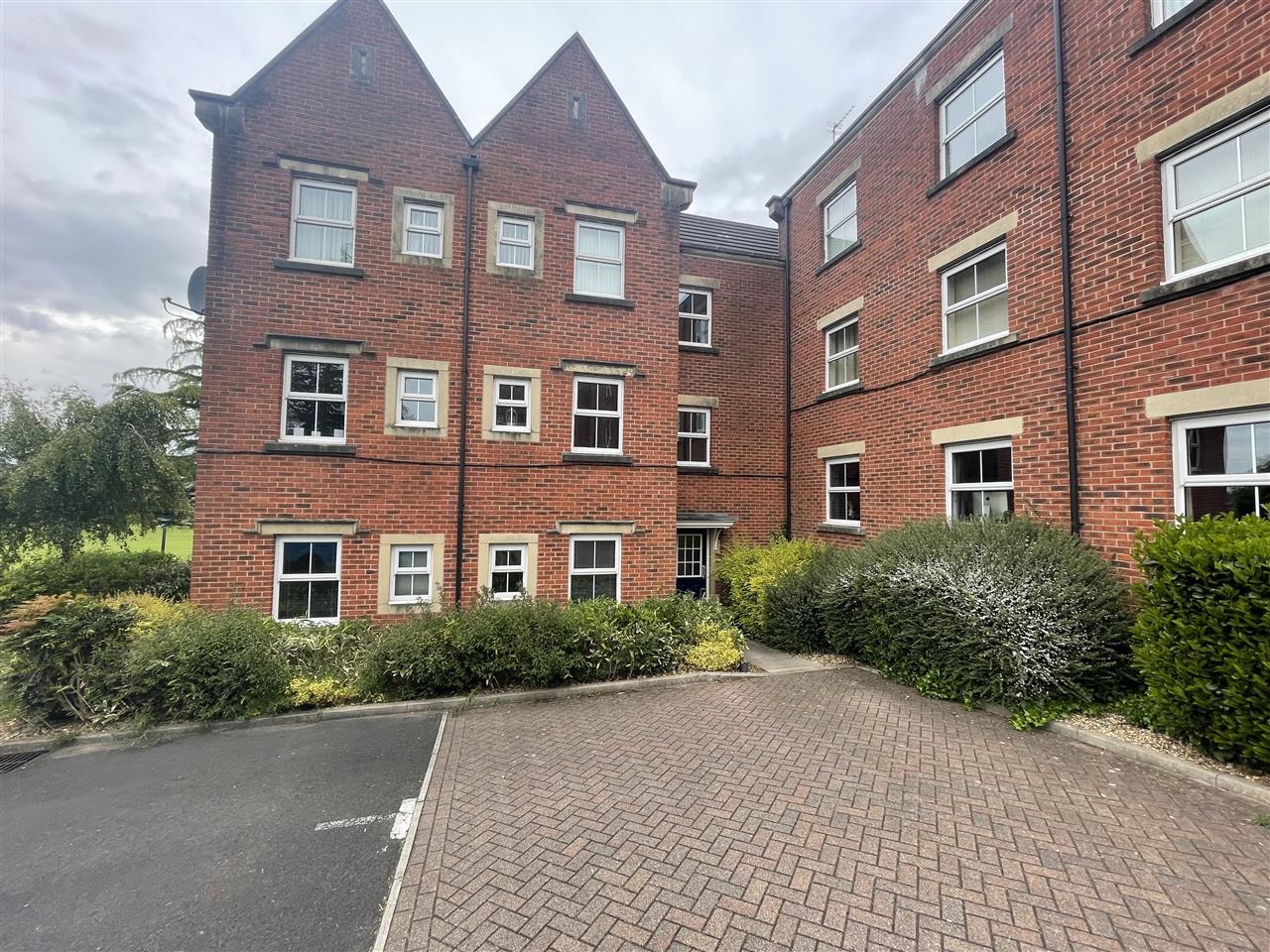 2 bed apartment for sale in Alma Wood Close, Chorley - Property Image 1
