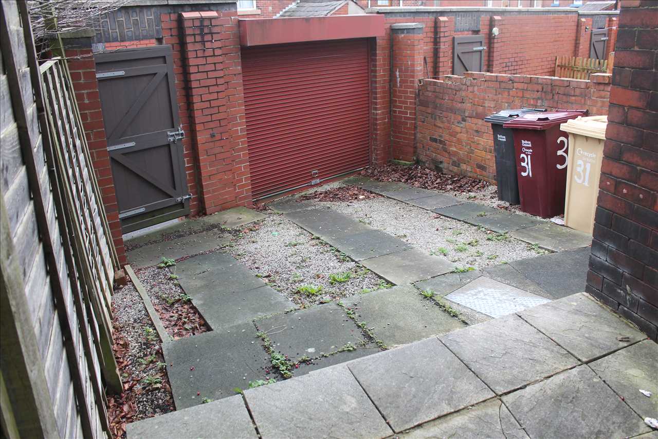 Terraced to rent in Lincoln Rd, Bolton, Bolton 8