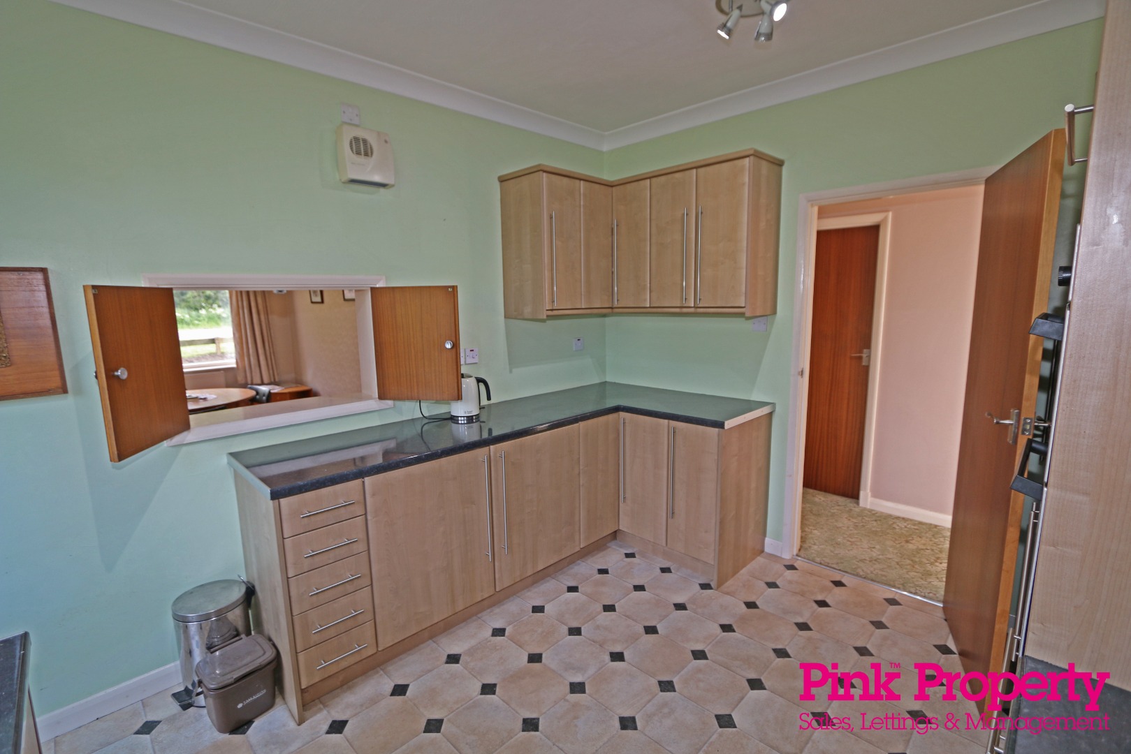 3 bed bungalow for sale in Eppleworth Road 8